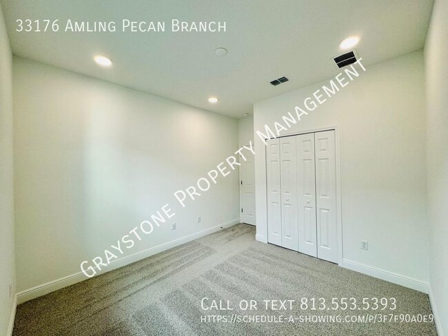 Building Photo - "Luxury Living in Wesley Chapel: Spacious ...