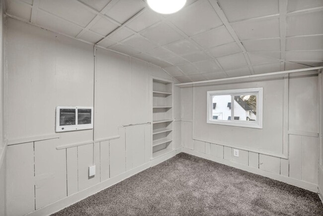 Building Photo - 10920 Granger Rd