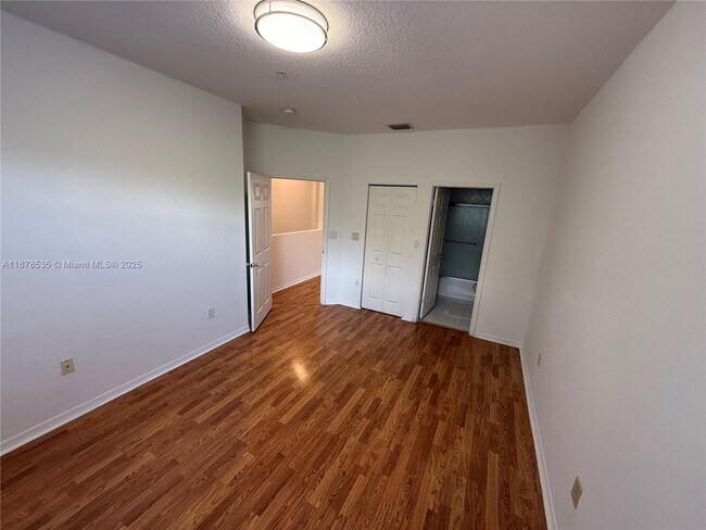 Building Photo - 5620 NW 114th Path