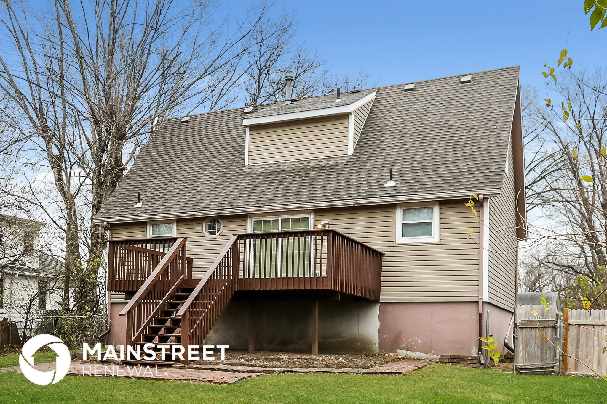 Building Photo - 11520 N Walnut St