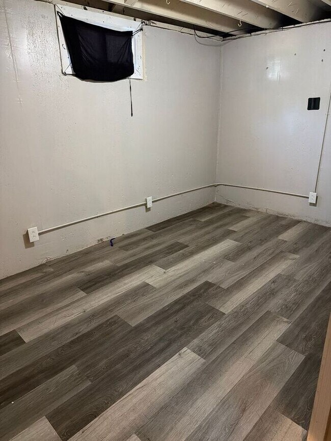 Building Photo - Cozy 3-bedroom, 1-bath