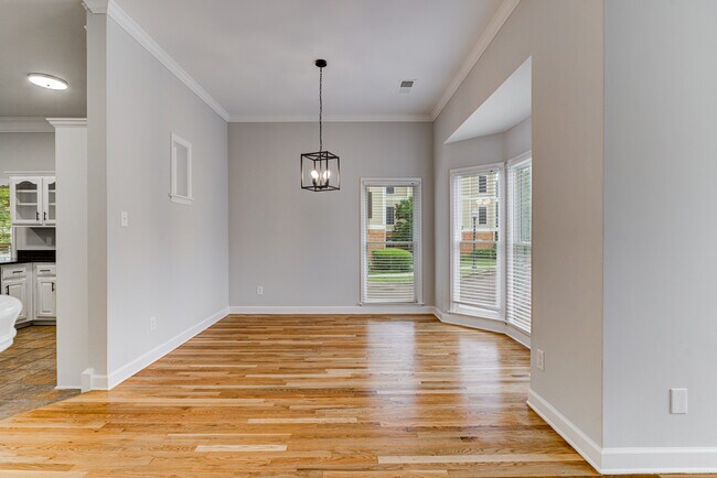 Building Photo - 604 Madewood Dr