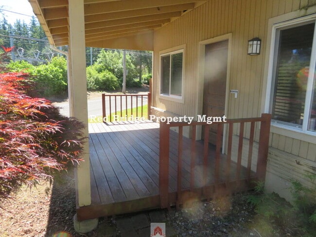 Building Photo - 5585 SE 128th Ave