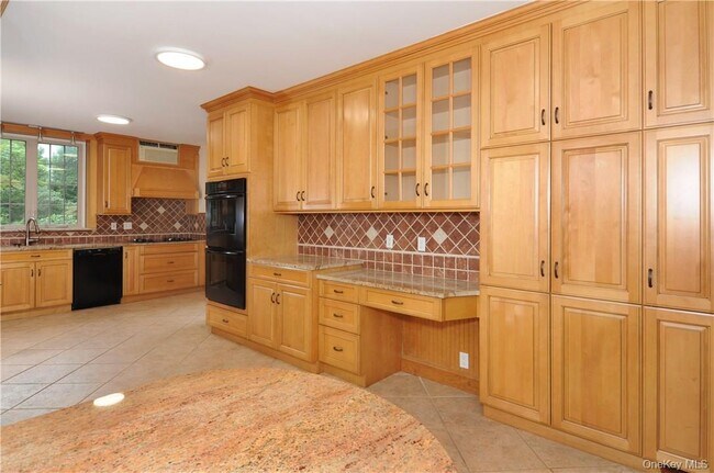 Building Photo - 136 Harriman Rd