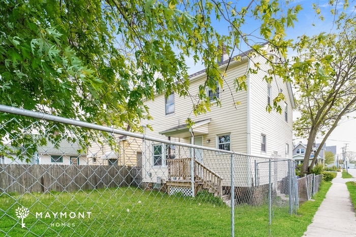 Building Photo - 3500 W 95th St