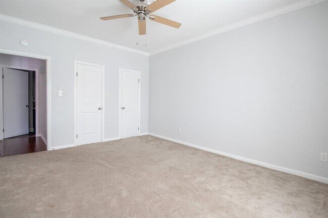 Building Photo - 2400 N Braeswood Blvd