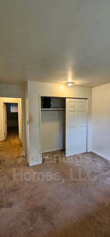 Building Photo - 805 N 70th St