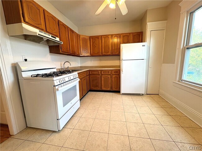 Building Photo - 71 Chedell Pl