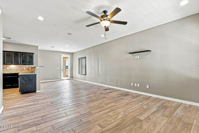 Building Photo - 14182 Peyton Edwards Ave