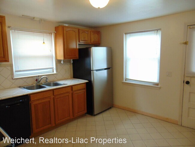 Building Photo - 4 br, 1 bath House - 297 Howard Road
