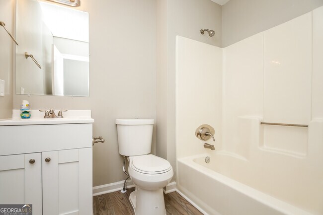 Building Photo - 2212 Cedar Creek Ln