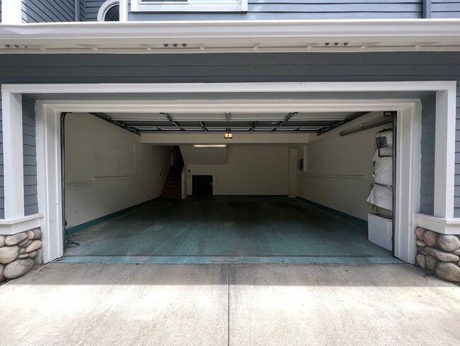 Building Photo - Extraordinary Portside Village Property