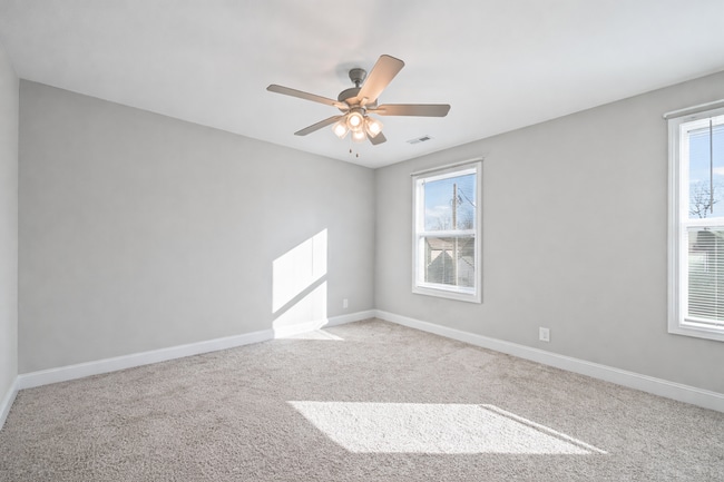 Building Photo - Pet Friendly Three Bedroom!