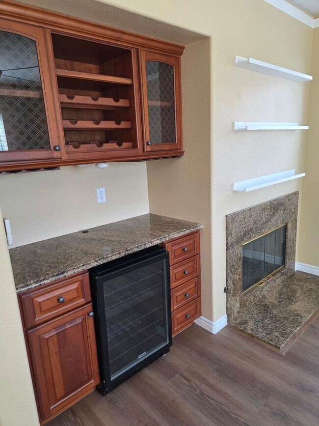 Building Photo - Crowne Hill 3 Bedroom Home