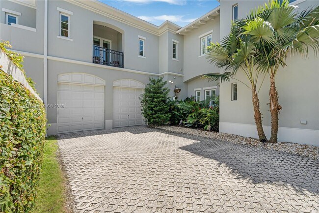 Building Photo - 10175 SW 75th Pl