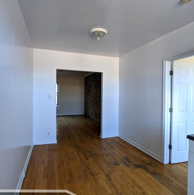 Building Photo - 2334.5 N Spaulding Ave