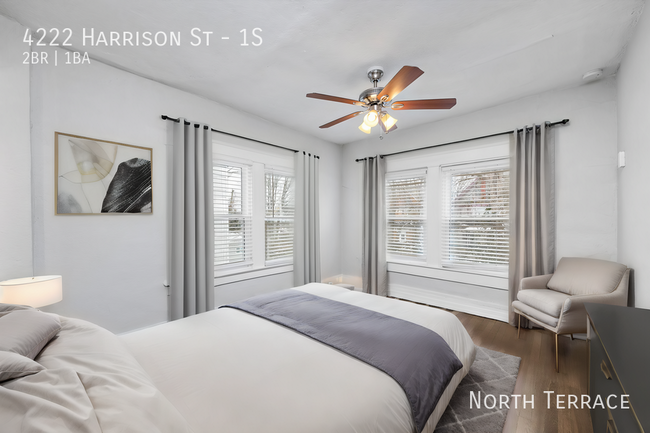 Building Photo - Renovated 1 Bedroom in Hyde Park, near Mid...