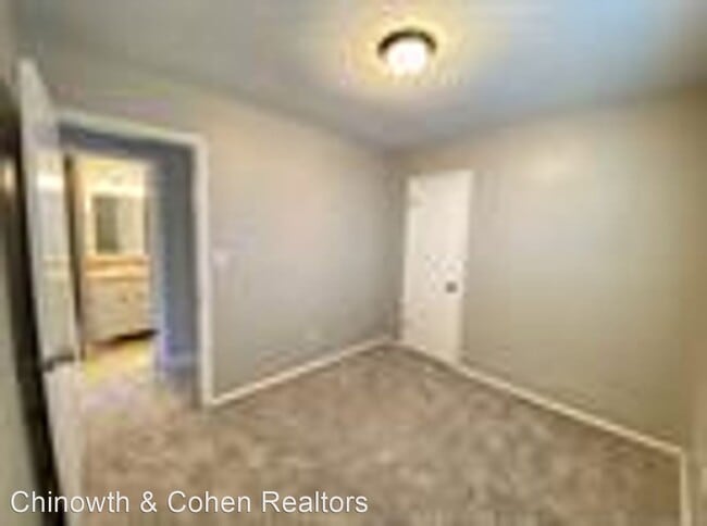 Building Photo - 3 br, 1 bath House - 3224 S 121st E Ave