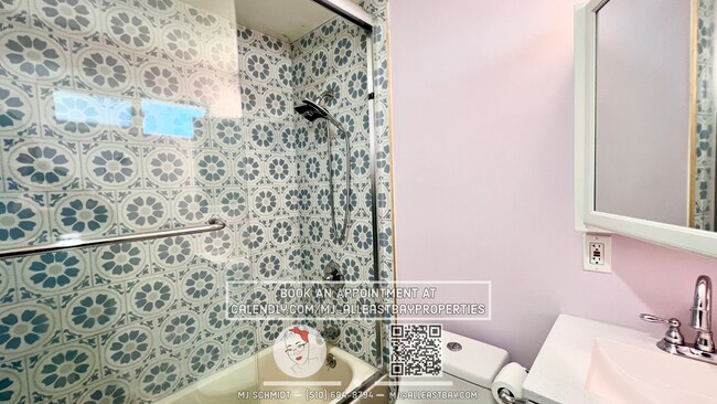 Building Photo - 3 bedroom home in El Sabrante with EV charger, 2 parking spots, 1 car garage, ac/heat!