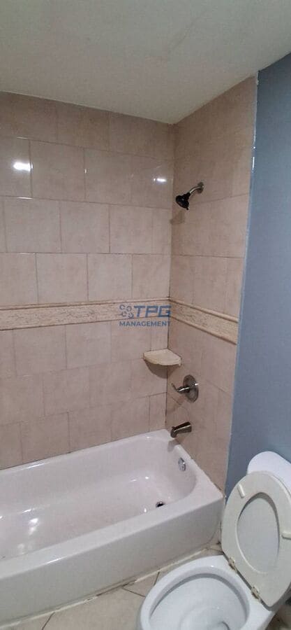 Building Photo - 440-442 Walnut Street-442-1