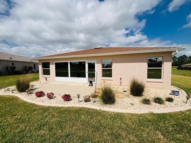 Building Photo - Furnished in gated 55+ golf community