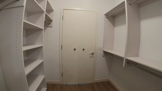 Building Photo - 229 Park Ave