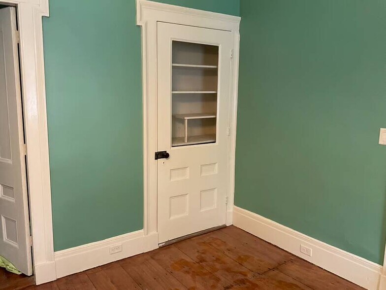 Building Photo - 886 VT-74