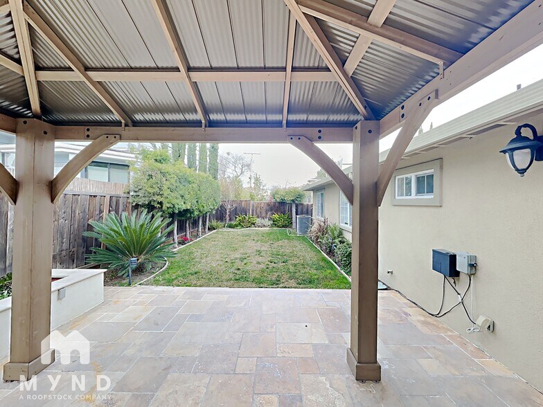 Building Photo - 10305 Wunderlich Dr
