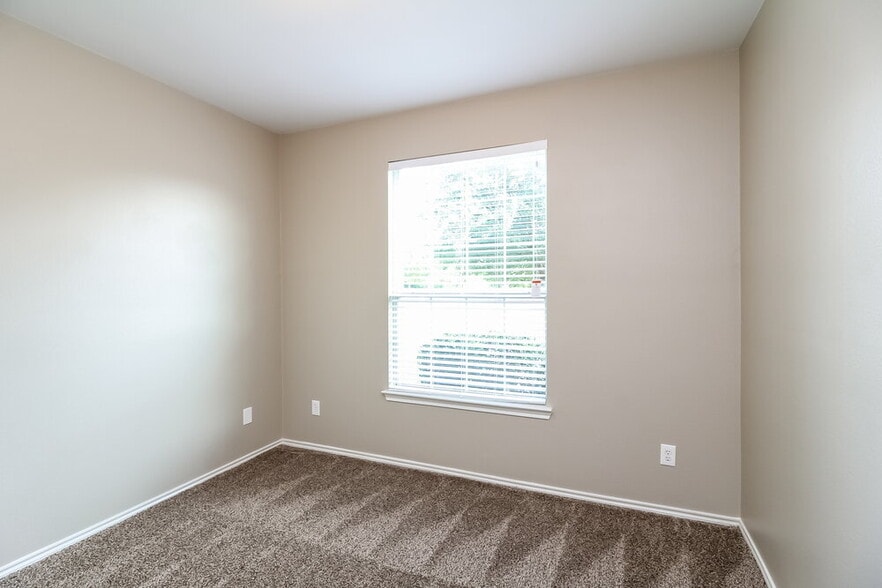 Building Photo - 1204 Seneca Pl