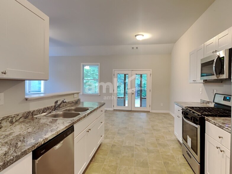 Building Photo - 1872 Preserve Creek Way