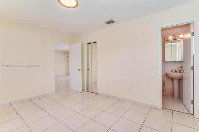 Building Photo - 9270 SW 15th St