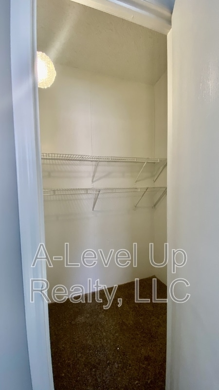 Building Photo - 307 W Lee St