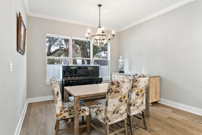 Building Photo - 3314 W Villa Rosa St