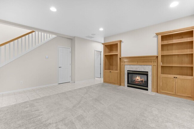 Building Photo - FOR RENT: CORNER LOT, Immaculate, lovely and spacious home - 5 bed, 3 bath + bonus room with 3-ca...