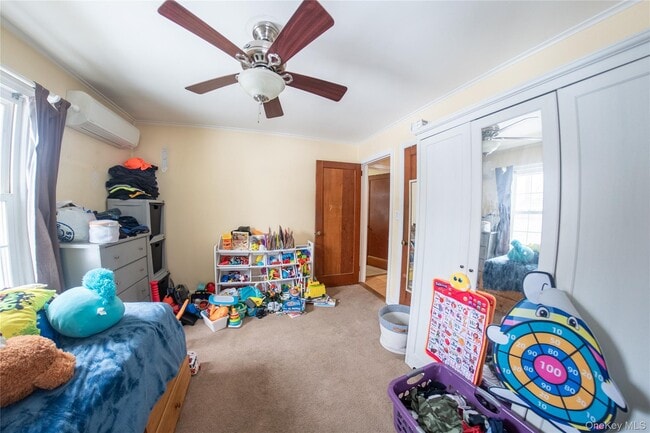 Building Photo - 2454 Columbus Ave