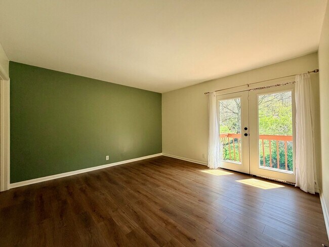 Building Photo - Charming West Nashville Condo with Designer Kitchen & Private Patio Access