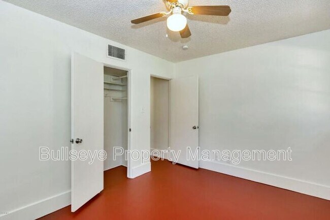 Building Photo - 2917 N 19th Ave
