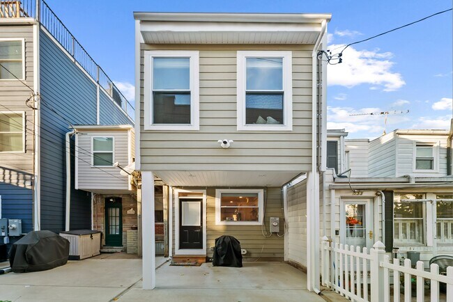 Building Photo - 531 E Fort Ave