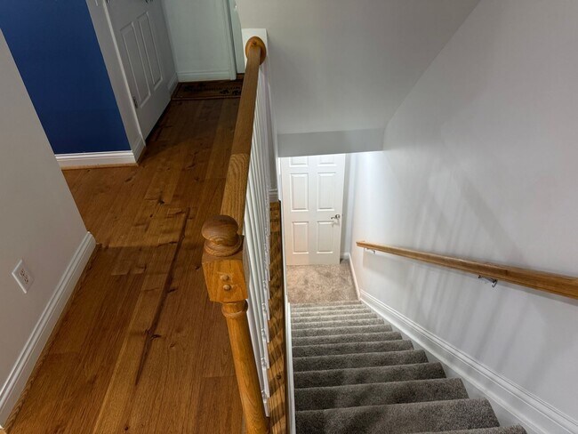 Building Photo - 2550 Cleinview Ave