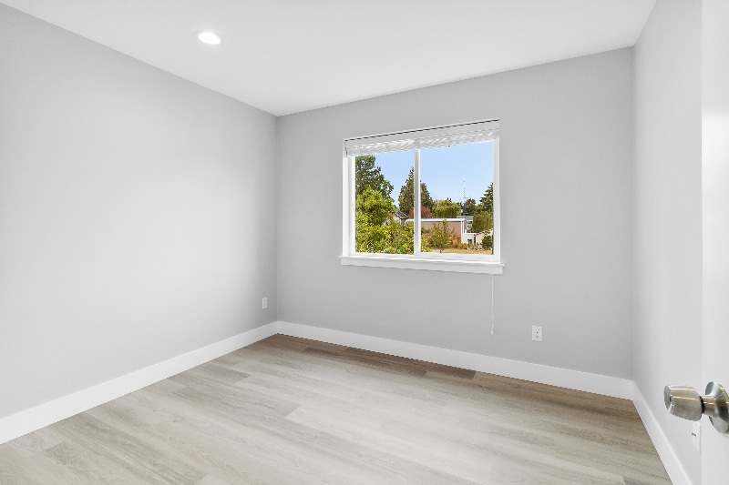 Building Photo - 5724 Sterling Ave