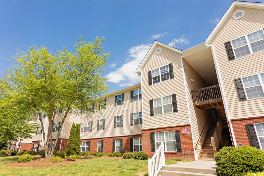 Building Photo - Legacy Park Apartments