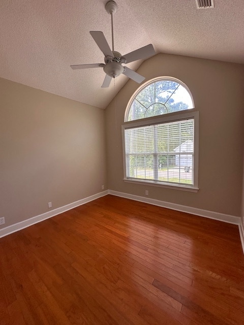 Building Photo - 135 Palmera Ln