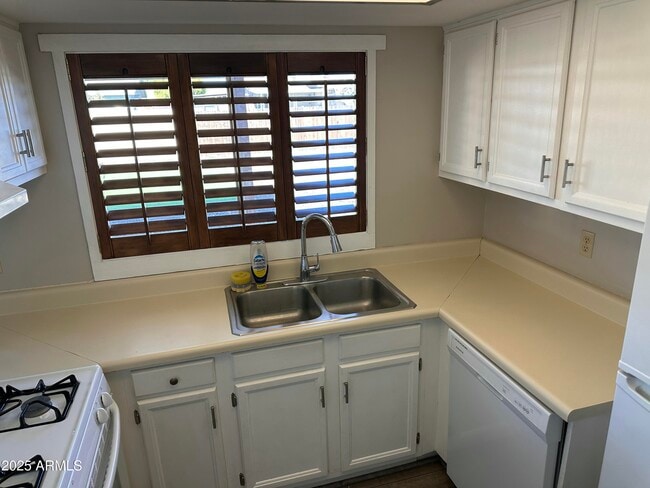 Building Photo - 1802 W Villa Rita Dr