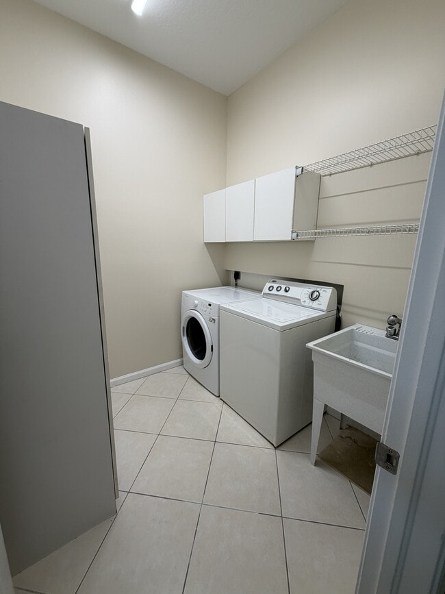 Building Photo - 1649 Ballantrae Blvd N