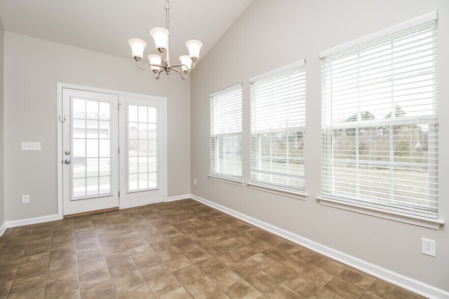 Building Photo - 2707 Candlewick Ct