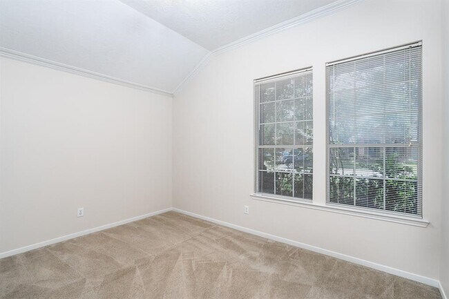 Building Photo - 9503 Tartan Manor St