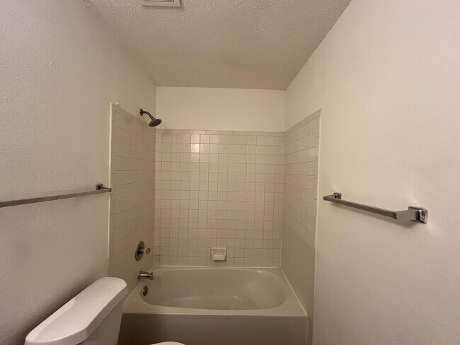 Building Photo - 8419 Manderly Pl