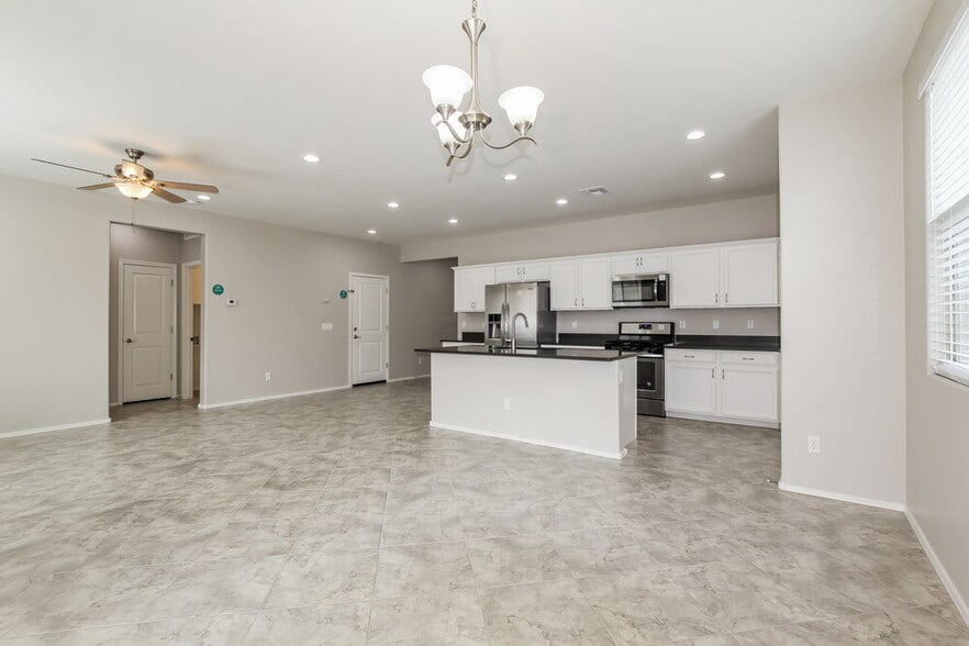 Building Photo - 1287 N 166th Ave