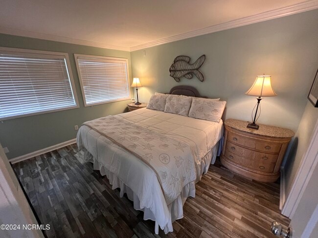 Building Photo - 650 Salter Path Rd