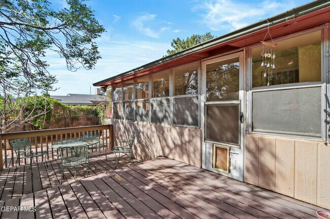 Building Photo - 2709 N Florence St